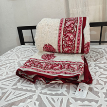 Load image into Gallery viewer, White &amp; Red Hand-Block Printed Tilonia AC Blanket
