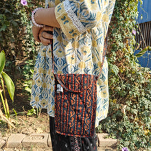 Load image into Gallery viewer, Green &amp; Maroon Hand-block Printed Mobile Sling Bag
